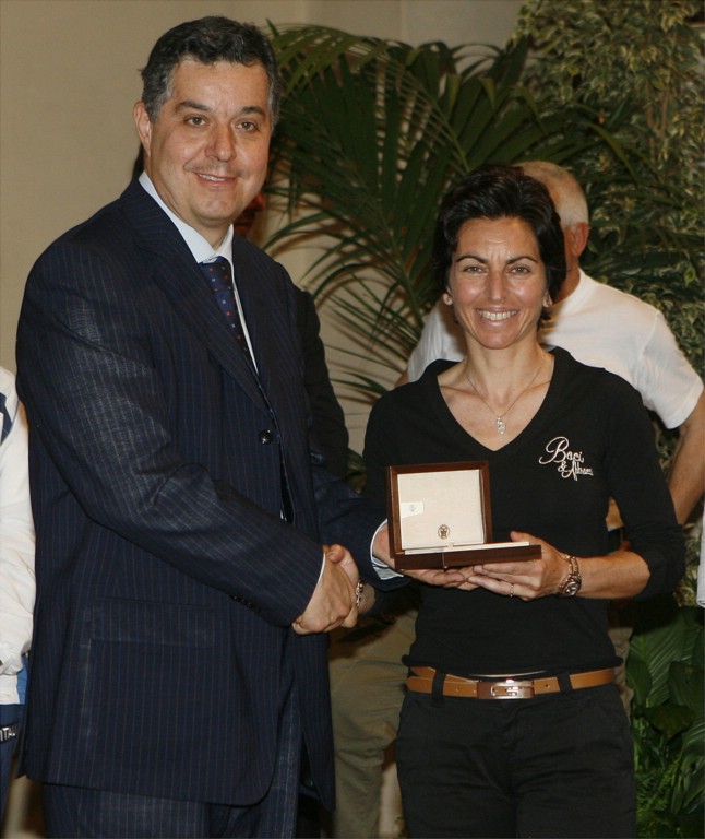 L'Assessore allo sport della Regione Toscana Gianni Salvadori con Milena Megli, vincitrice del Pegaso 2008 decretata dai giornalisti sportivi della Toscana